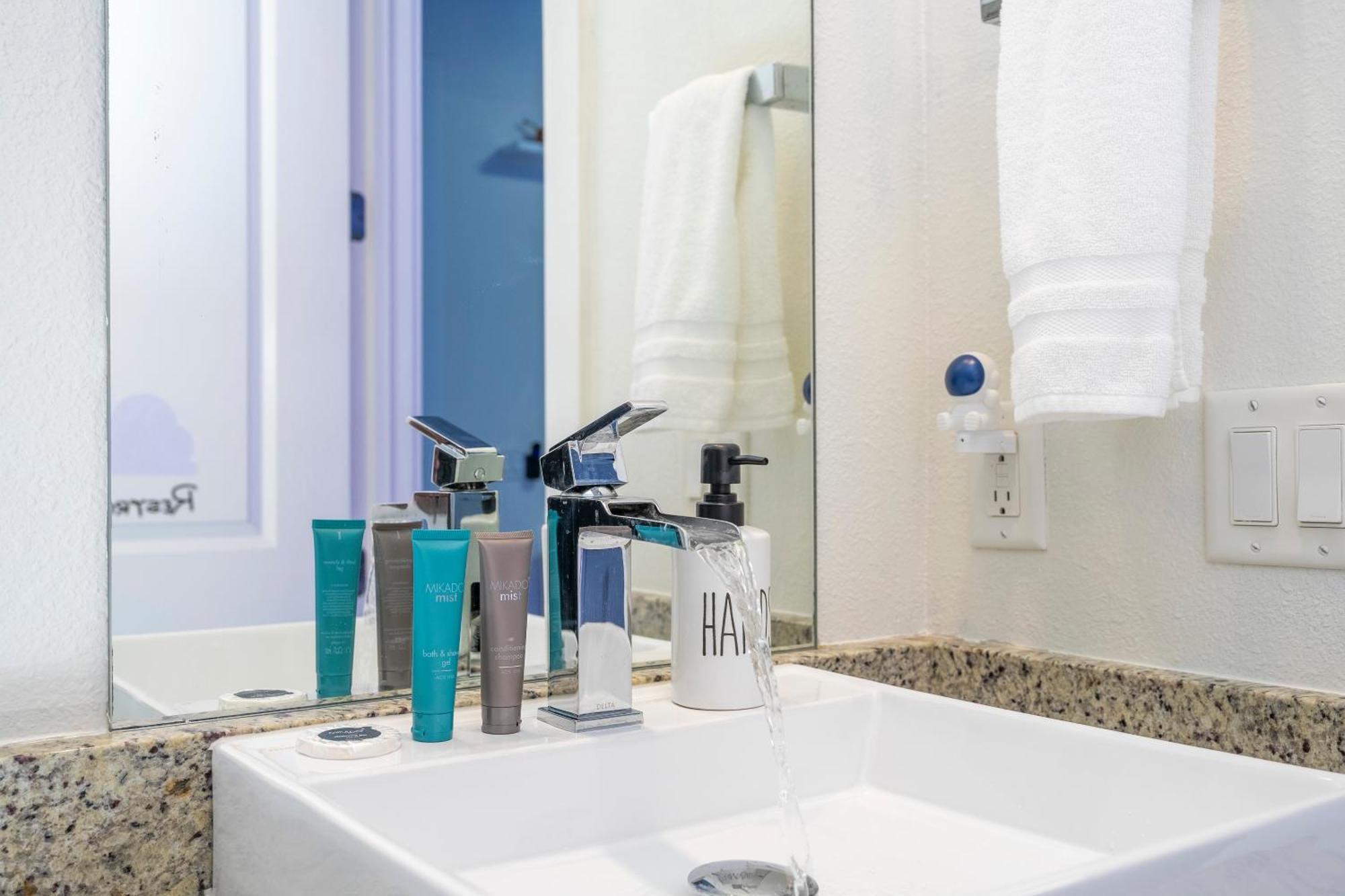 Themed Disney House 5 Min To Disney Parks, Heated Pool, Jacuzzi, Gym And More オーランド エクステリア 写真